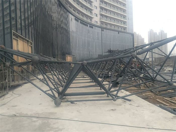 湖南万豪酒店雨棚网架